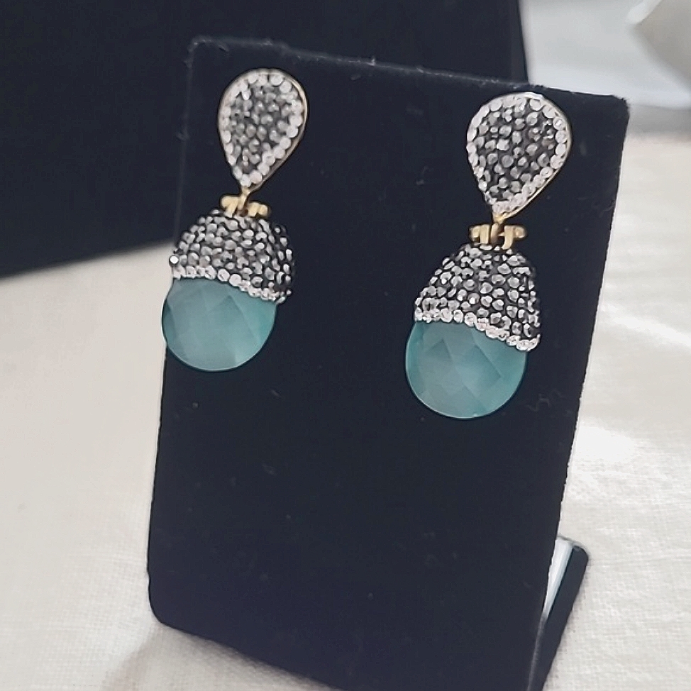 Genuine Sea Foam Briolet Swarovski Crystals Drop Pierced Earrings So Pretty!